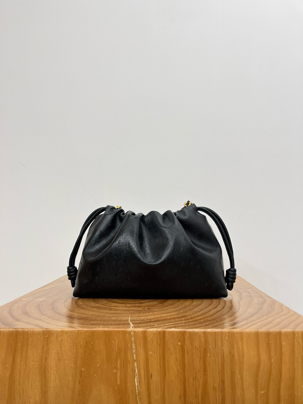 Сумка Flamenco Purse Medium, чёрный цвет с фактурным рисунком — фото 10