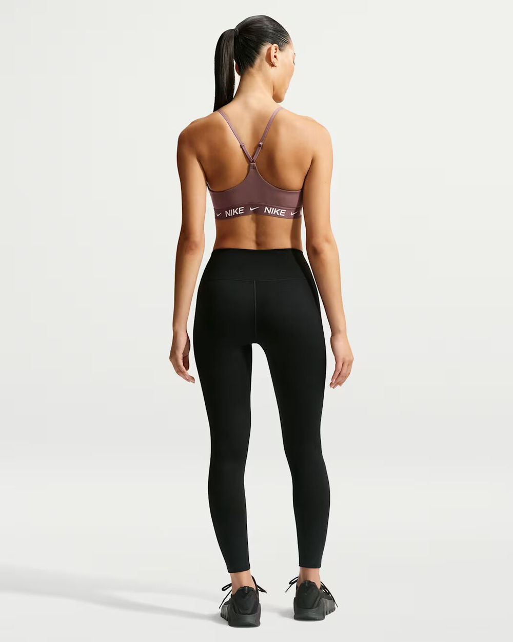 Nike Indy с легкой поддержкой Женский спортивный бюстгальтер с вставками и регулируемыми бретелями - NIKE