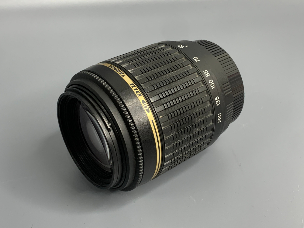 Tamron 55-200mm Nikon F Царапины на линзе