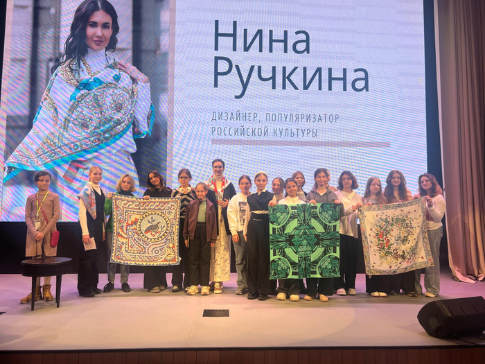 В Севастопольской детской школе искусств прошла презентация бренда «Русские в моде» от Нины Ручкиной