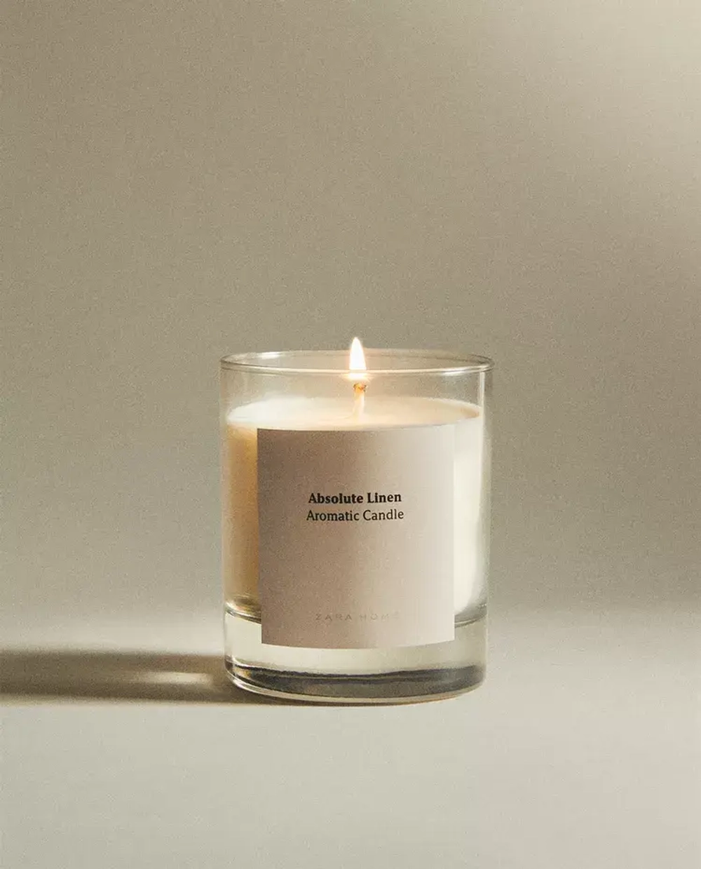 ZARA HOME АРОМАТИЧЕСКАЯ СВЕЧА ABSOLUTE LINEN (200 Г)