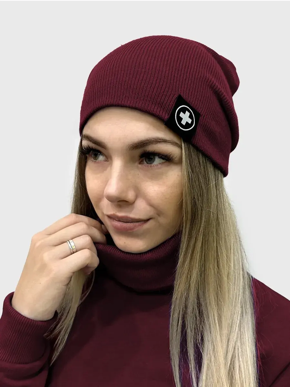 Шапка со снудом Скорая помощь