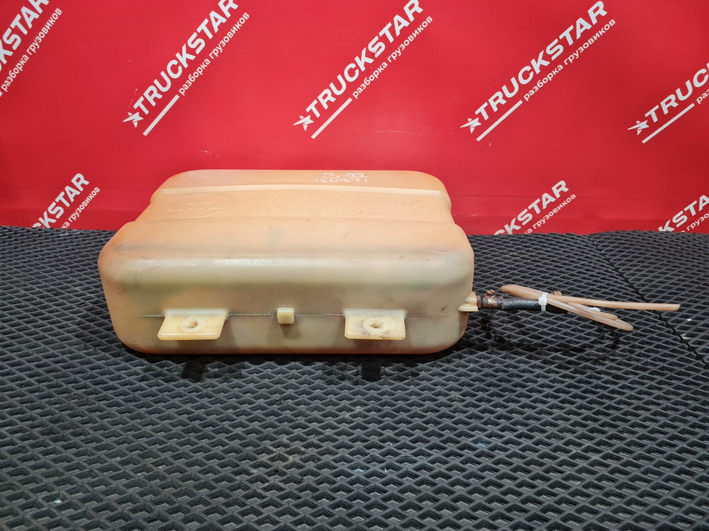 Бачок отопителя 7L
