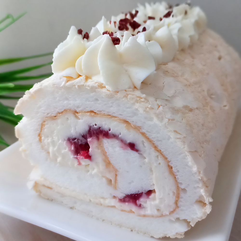 Меренговый рулет с малиной