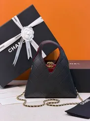 Сумка Chanel Métiers d’art 2026 Shopping Bag