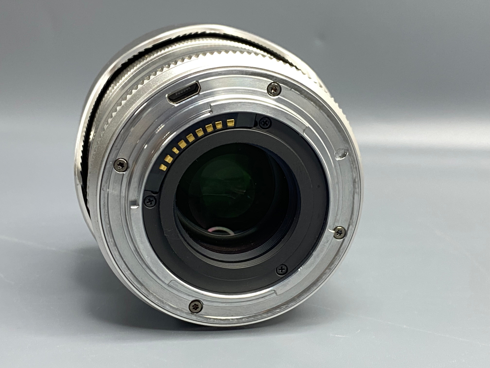 Nikon D3000 — 8 200 кадров