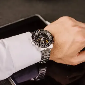 Наручные часы Casio Edifice EFS-S550DB-1AVUEF