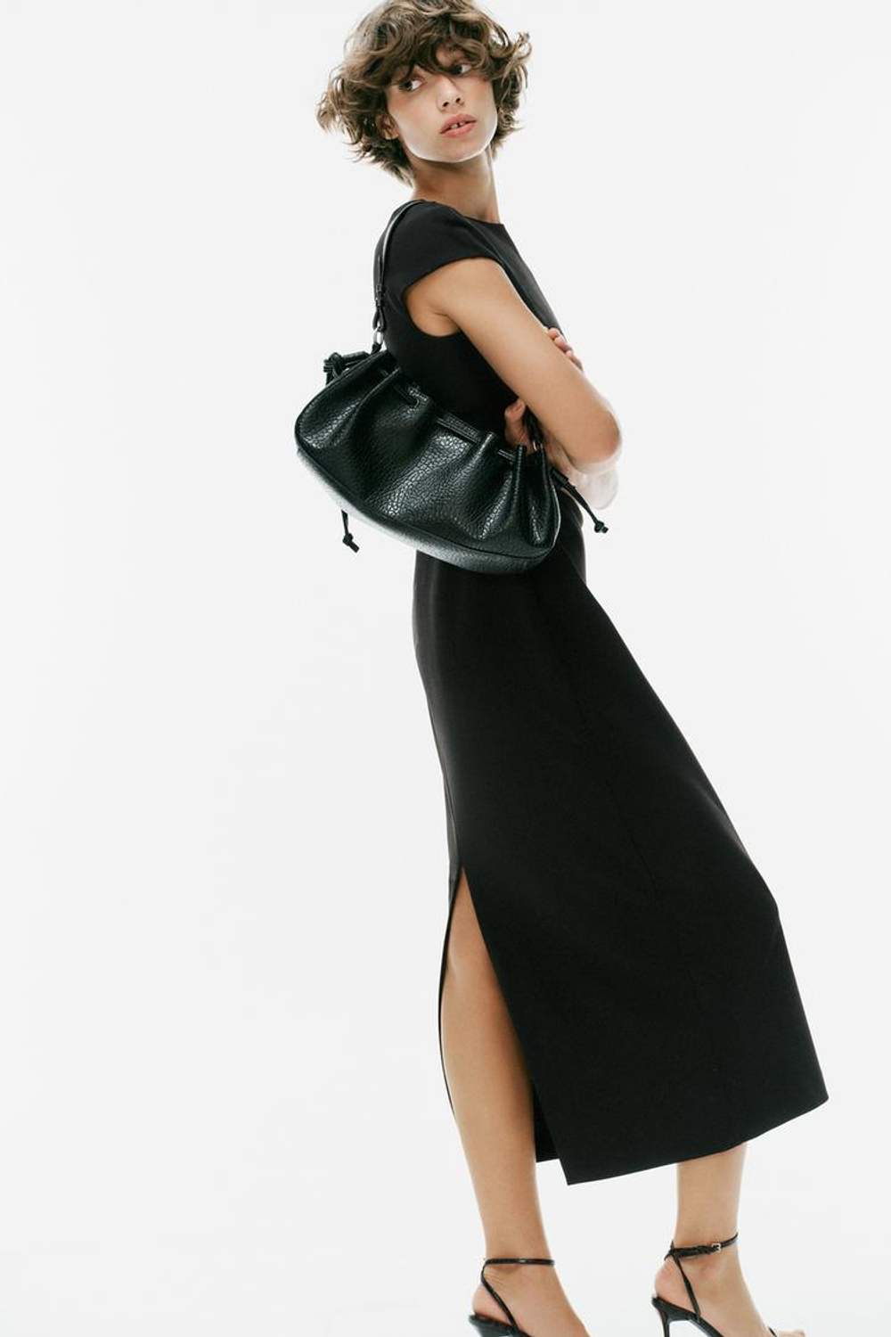 ZARA ПЛАТЬЕ МИДИ С КОРОТКИМИ РУКАВАМИ, ЧЕРНЫЙ