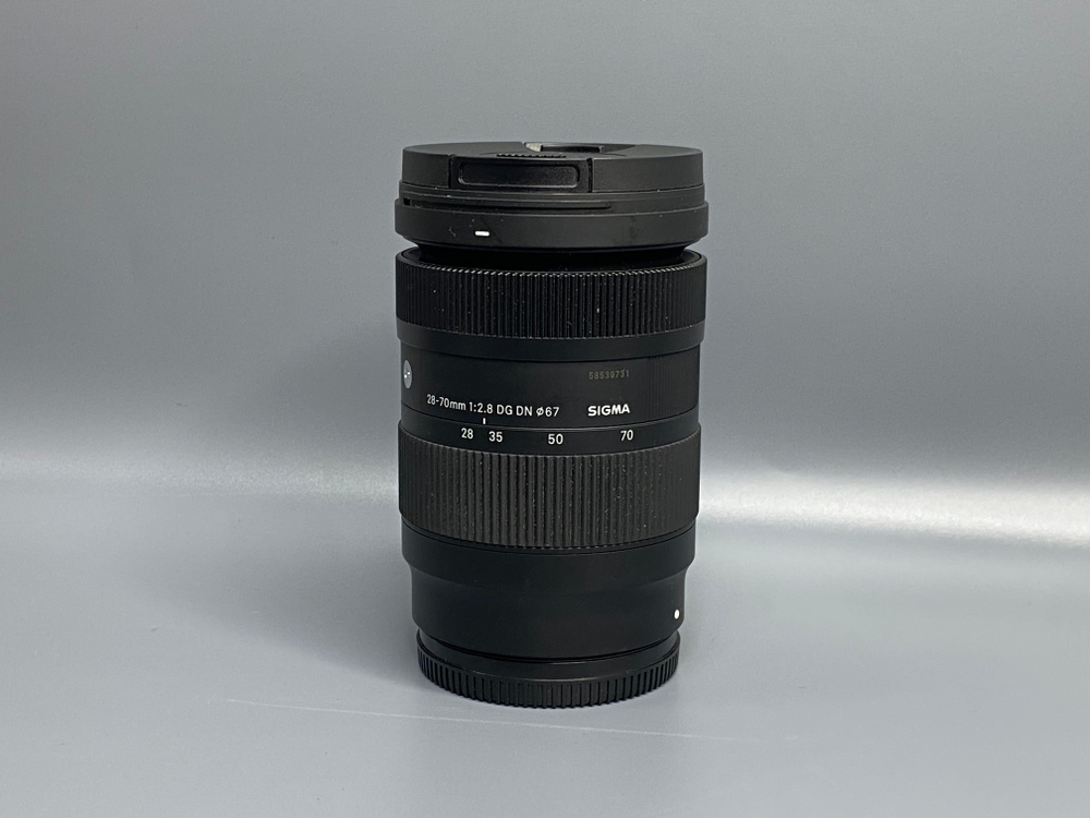 Sigma 28-70mm f/2.8 DG DN Contemporary L-Mount микроцарапины на линзе