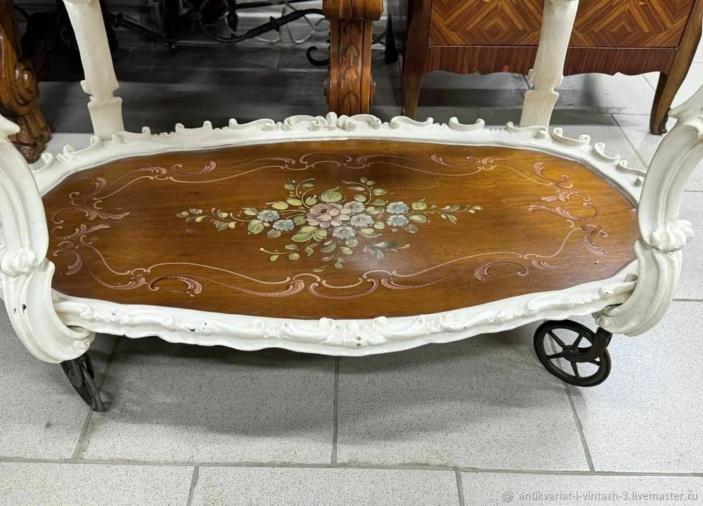 Сервировочный итальянский столик