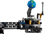 Конструктор LEGO Technic 42179 Планета Земля и Луна на орбите