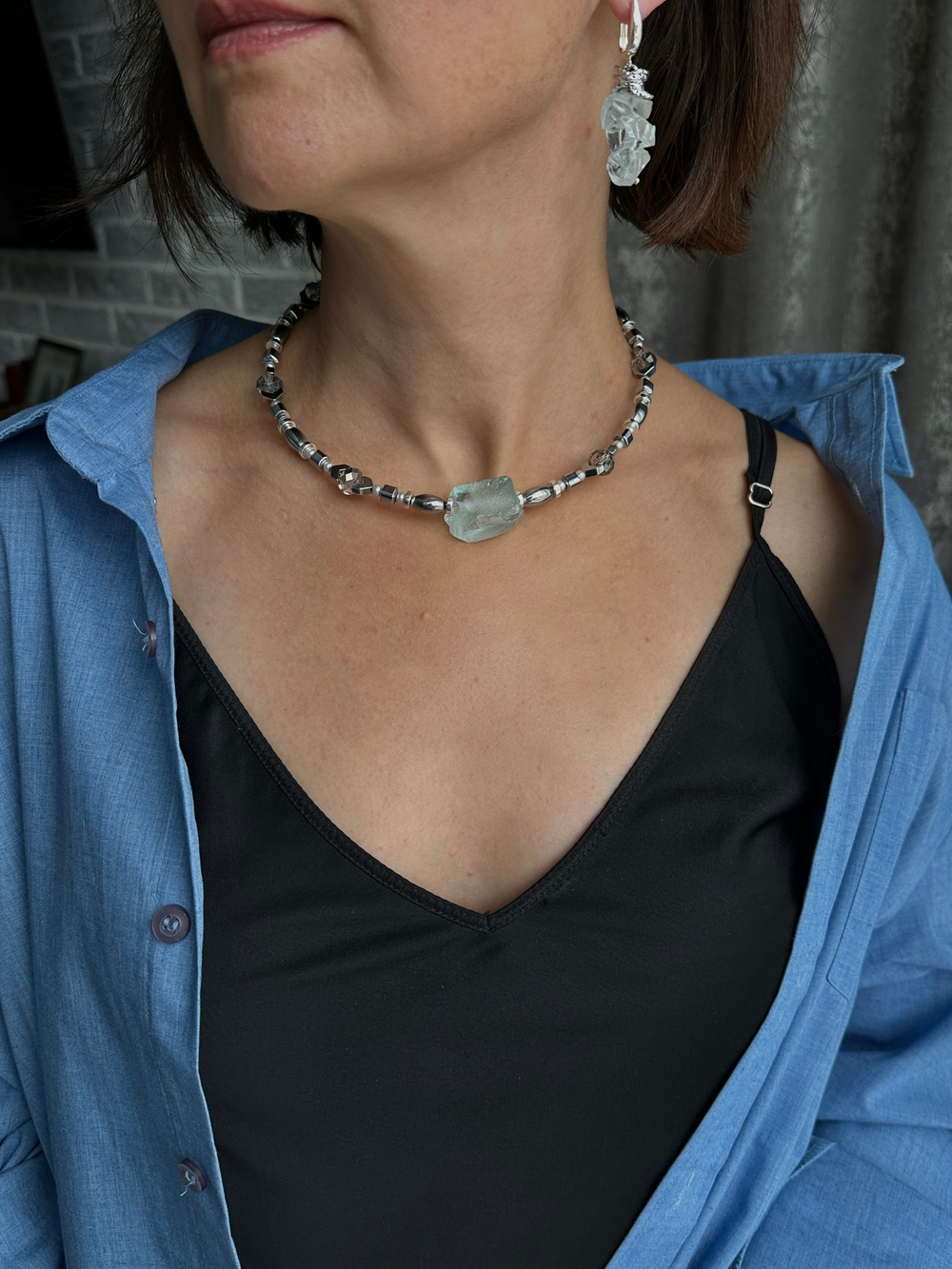 HMG 1273 Silver aqua Чокер с необработанным горным хрусталем арт.1657