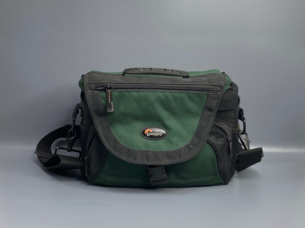 Сумка Lowepro Nova 4 AW (Forest Green)