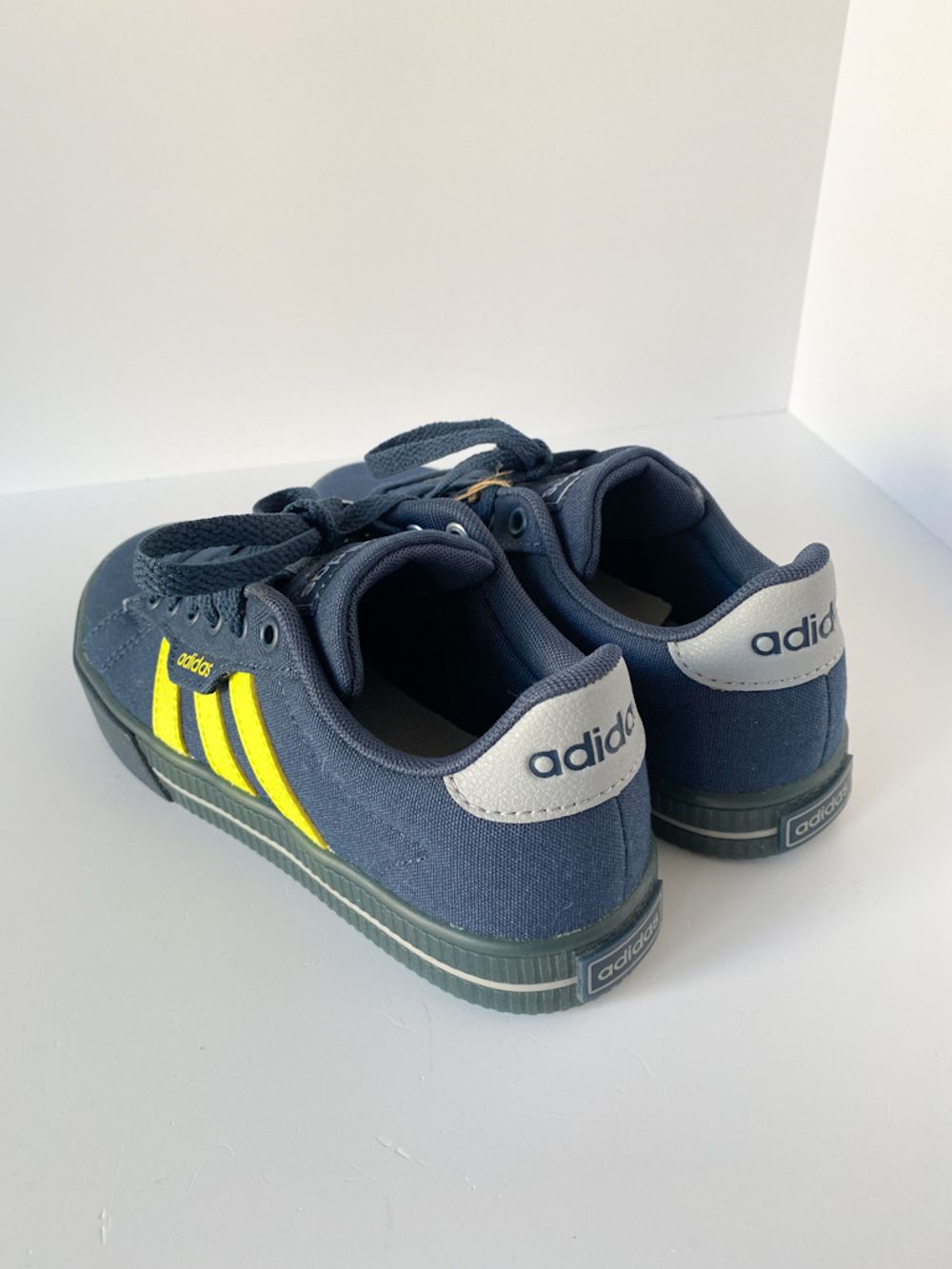 Новые текстильные кеды Adidas, 34