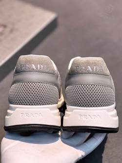 Кроссовки Prada