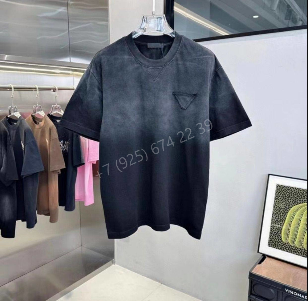 Футболка Prada