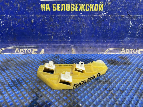 Крепление бампера переднее левое Honda CR-V 2001-2006