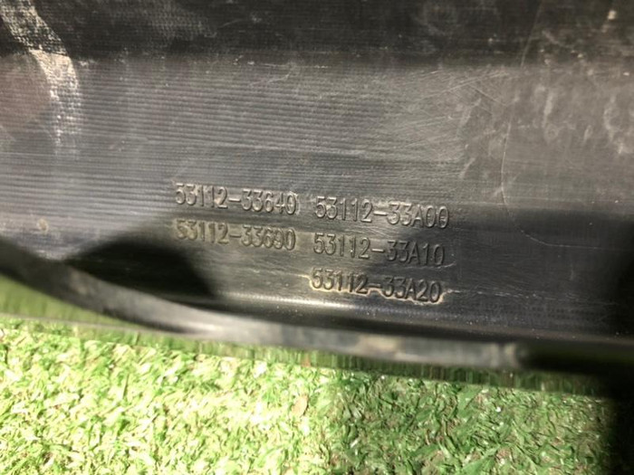 Решетка переднего бампера Toyota Camry xv70 (2020-н.в.)