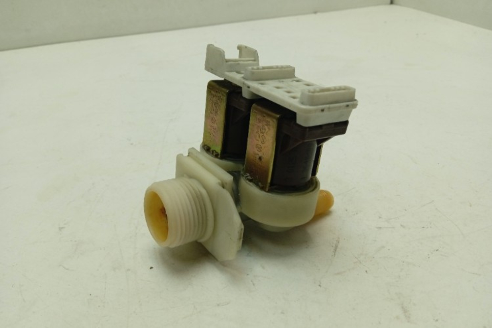 S1WTF3002A кт143 Клапан подачи воды для стиральной машины Siemens S1WTF3002A б/у