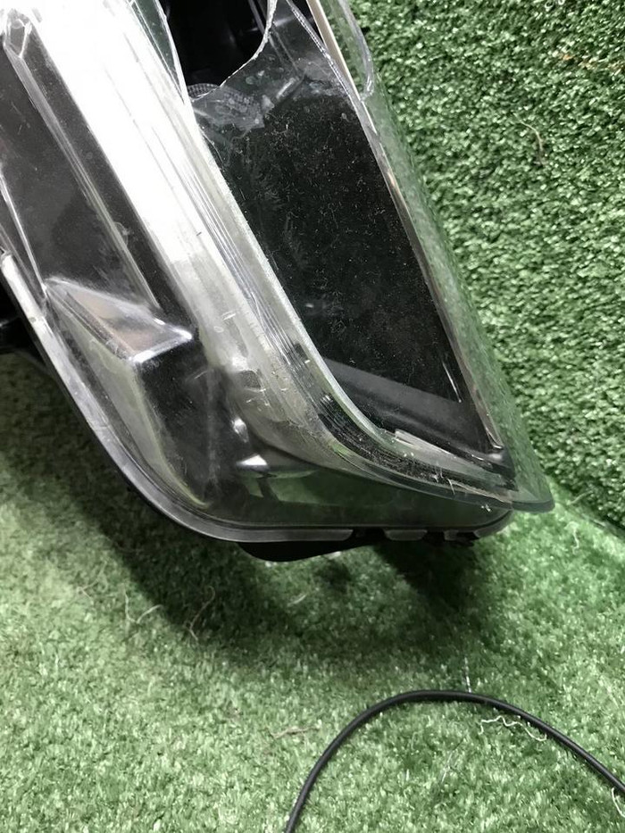 Битая Фара правая BMW X2 F39 (2017-2023) LED