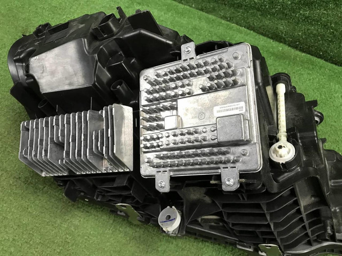 Фара левая BMW 3er G20 (2022-н.в.) LED (В сборе)