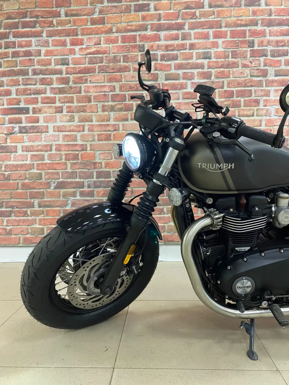 Triumph Bonneville Bobber, 2023 MATT STORM GREY/MATT IRONSTONE