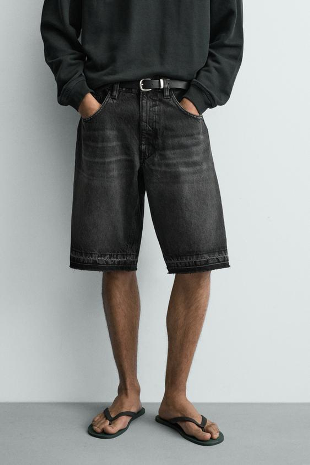 ZARA ДЖИНСОВЫЕ ШОРТЫ RELAXED FIT, УГОЛЬНЫЙ