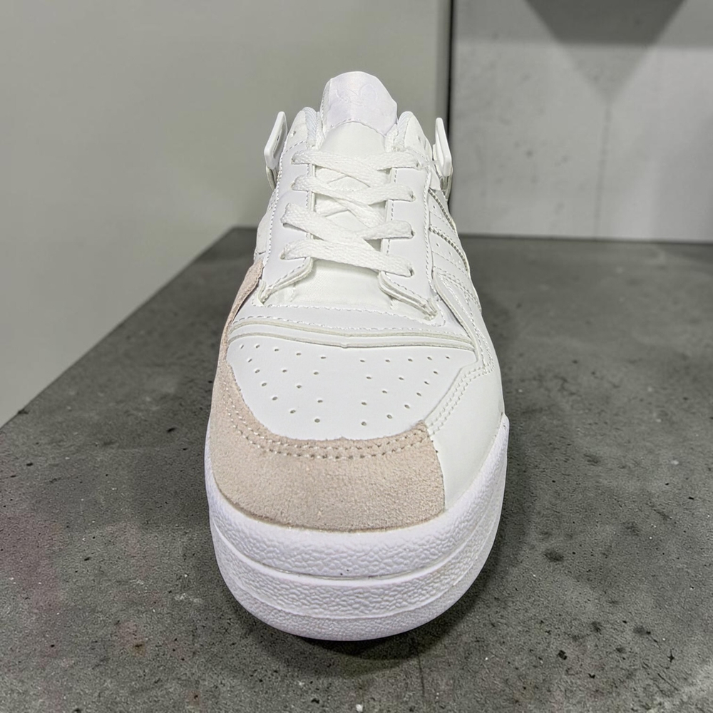 Adidas Forum 84 Low • White
