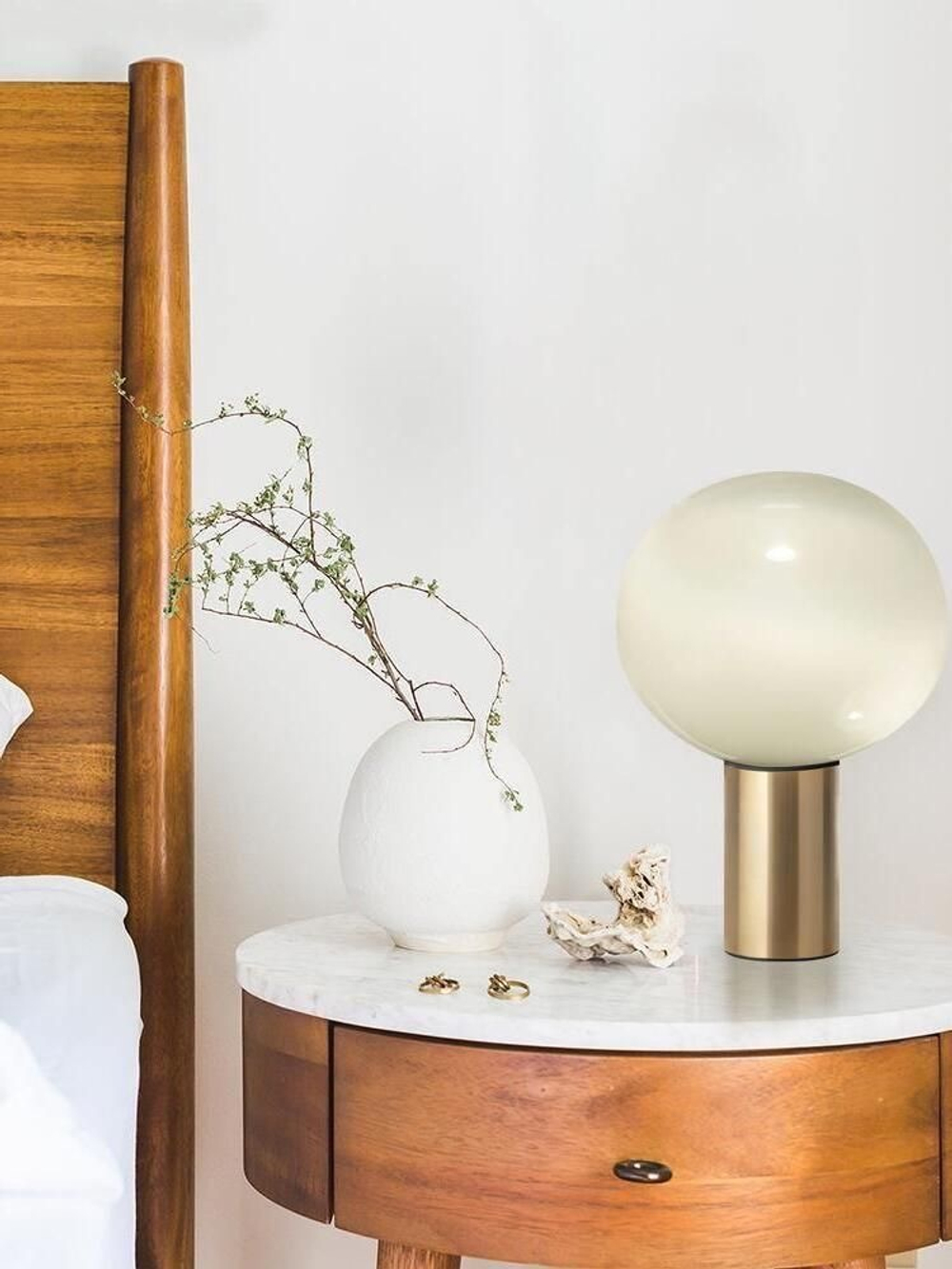Настольный дизайнерский светильник Satin Brass от Artemide