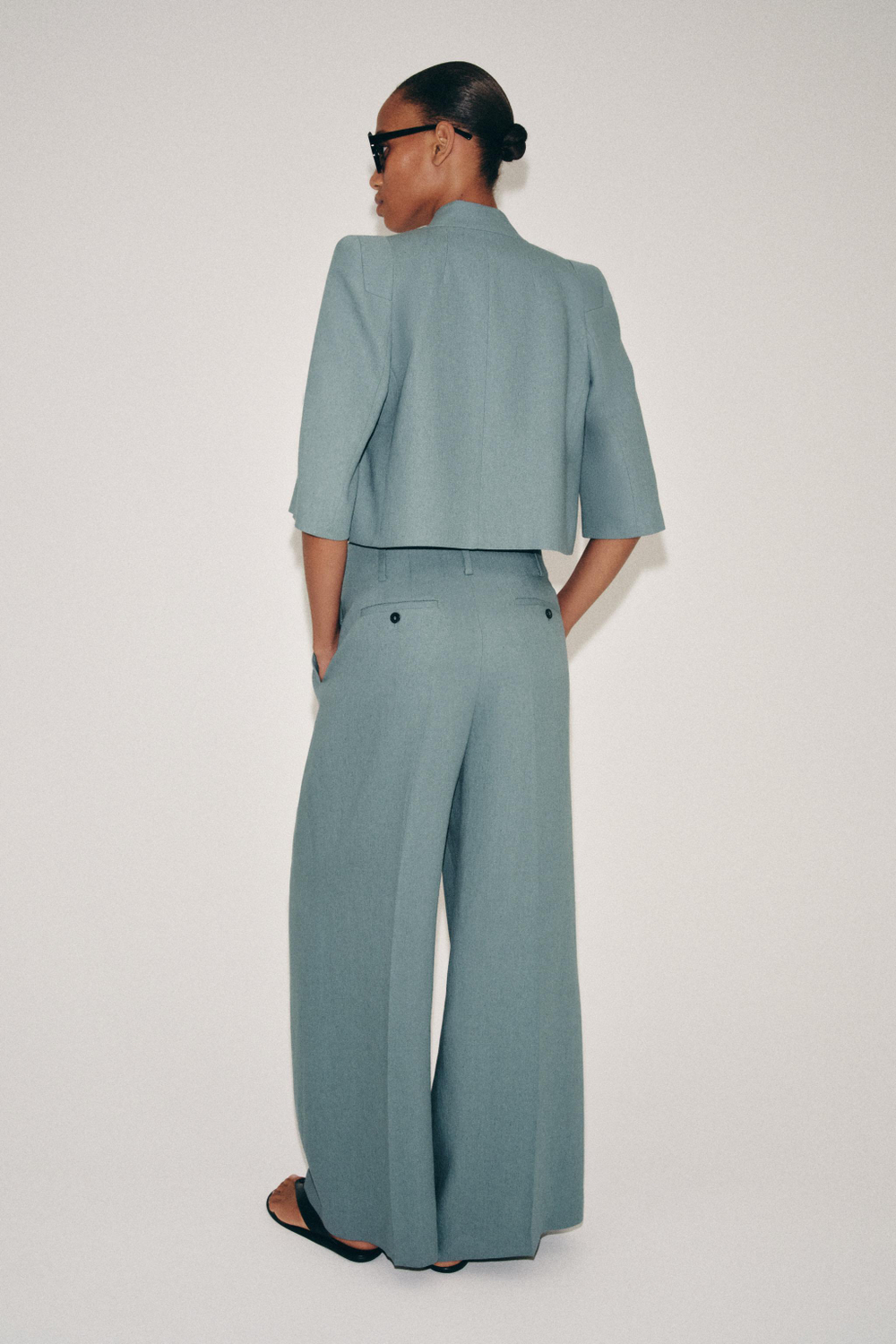 УКОРОЧЕННЫЙ ЛЬНЯНОЙ БЛЕЙЗЕР — ZW COLLECTION — ZARA
