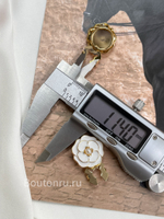 Накладка на пуговицу золотистая с белой эмалью в форме цветка(клипса)