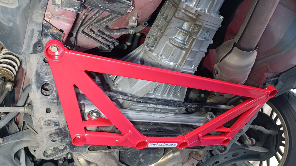Распорка переднего подрамника и рулевой рейки Toyota GR86 (ПОД ЗАКАЗ)