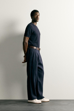 БАЗОВАЯ ФУТБОЛКА КЛАССИЧЕСКОГО КРОЯ — ZARA