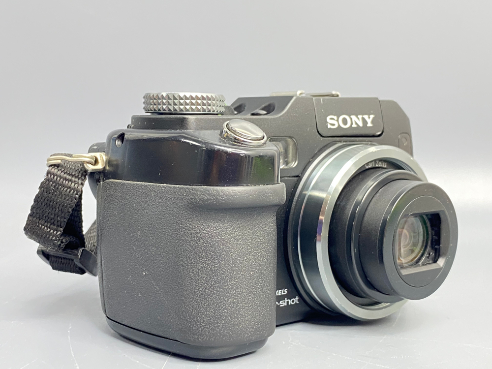 Sony Cyber-shot DSC-V3