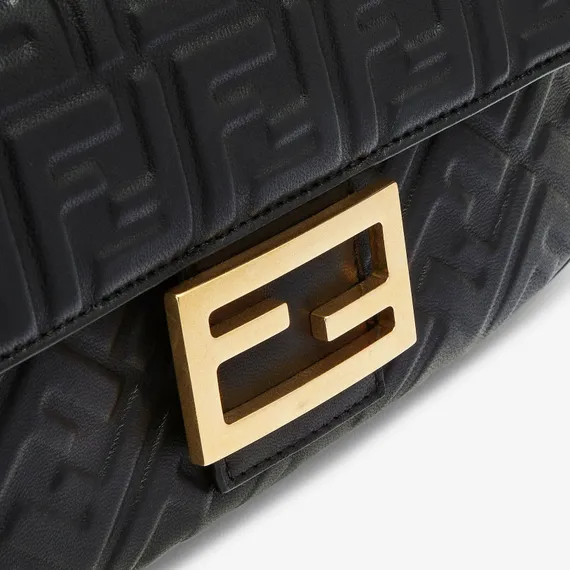 Сумка Fendi Baguette Midi черный