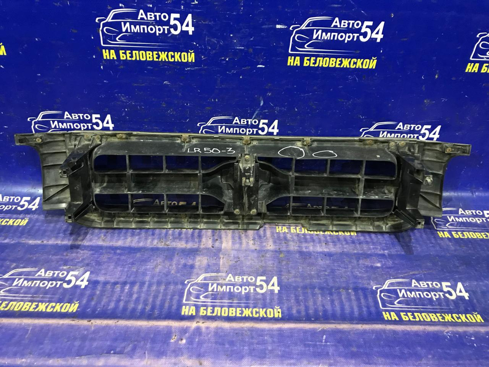 Решетка радиатора NISSAN TERRANO 1999