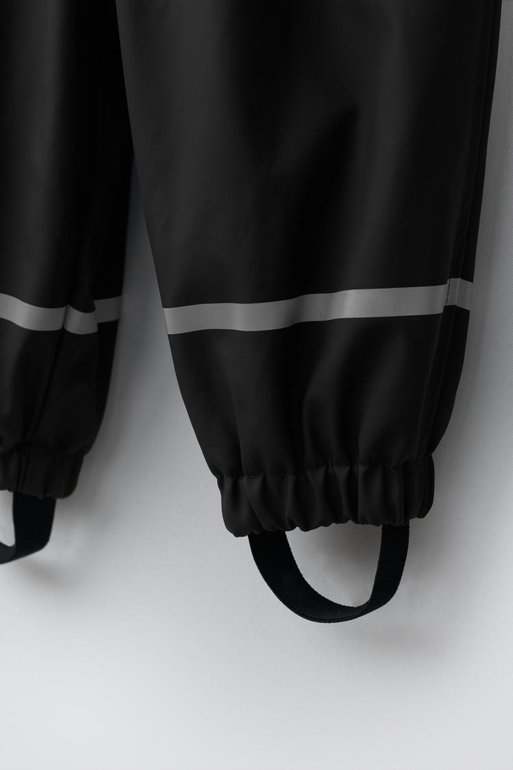 ZARA ПРОРЕЗИНЕННЫЙ КОМБИНЕЗОН WATER RESISTANT, ЧЕРНЫЙ