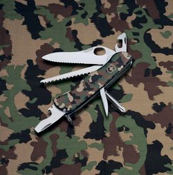 Нож перочинный Victorinox Trailmaster 111мм 12 функц камуфляж (0.8463.MW94)
