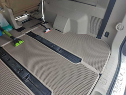 Автоковрики для Mitsubishi Delica D5, ПРАВЫЙ РУЛЬ. Второй ряд - КАПИТАНСКИЕ СИДЕНЬЯ. (2007-2019)