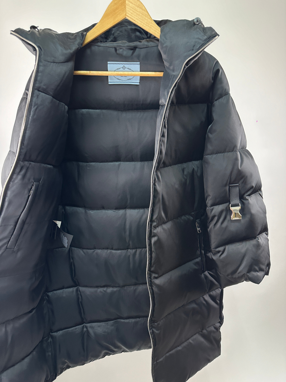 Пуховик Prada