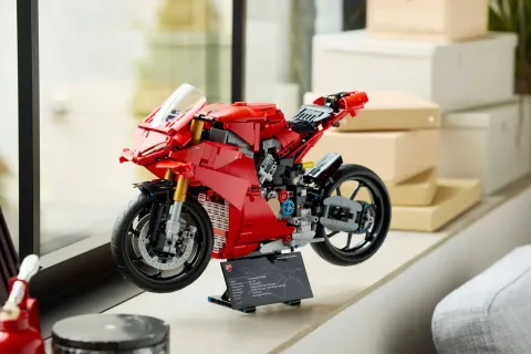 Конструктор LEGO Technic 42202 Мотоцикл Ducati Panigale V4 S