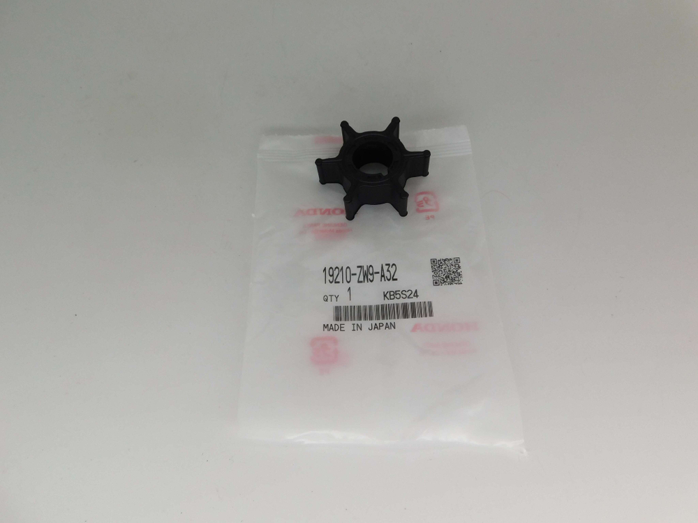 Крыльчатка помпы Honda 8 9,9 10 15 20 19210-ZW9-A32