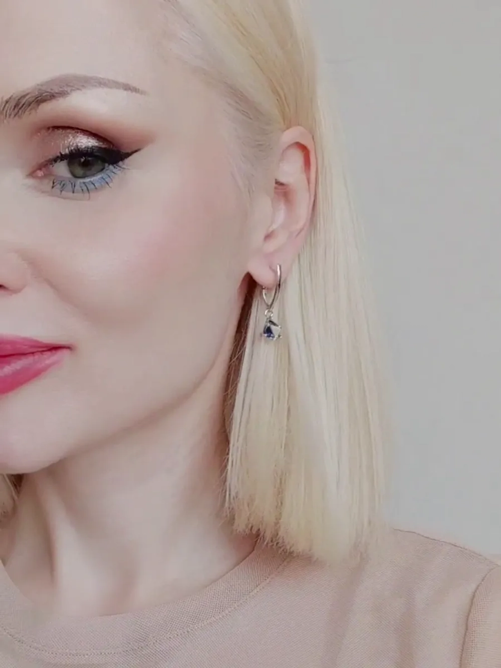 Серьги-подвески Миражи с синим кубиком Swarovski