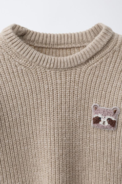 ZARA СВИТЕР ИЗ ЖЕМЧУЖНОГО ТРИКОТАЖА С НАШИВКОЙ, РЫЖЕВАТО-КОРИЧНЕВЫЙ