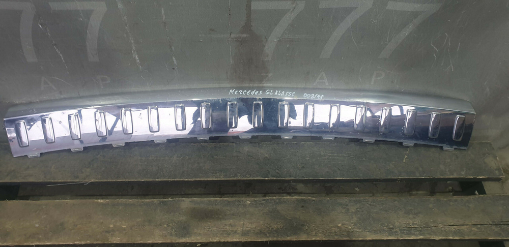 Накладка заднего бампера Mercedes GL (X166) 12-16 Б/У Оригинал A1668840190