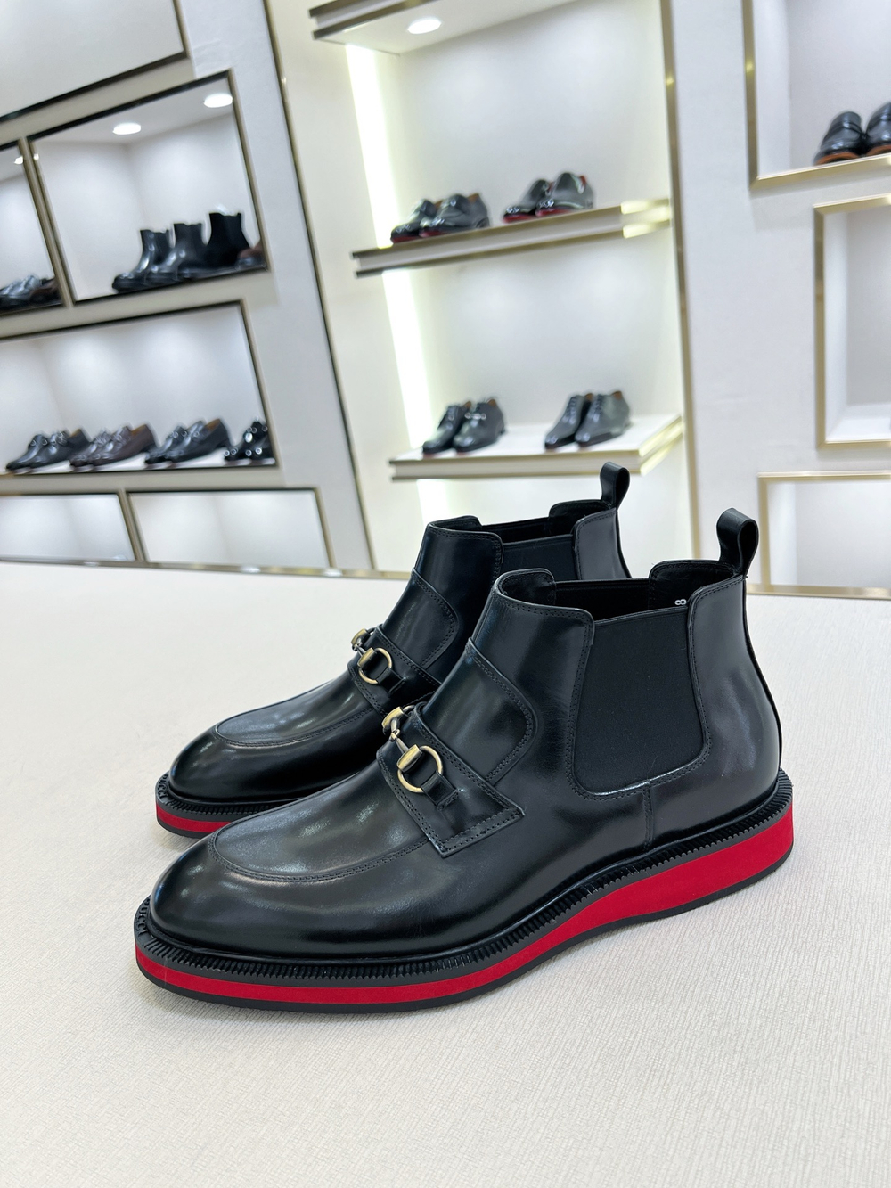 Мужские ботинки челси Gucci с пряжкой — чёрные — фото 4