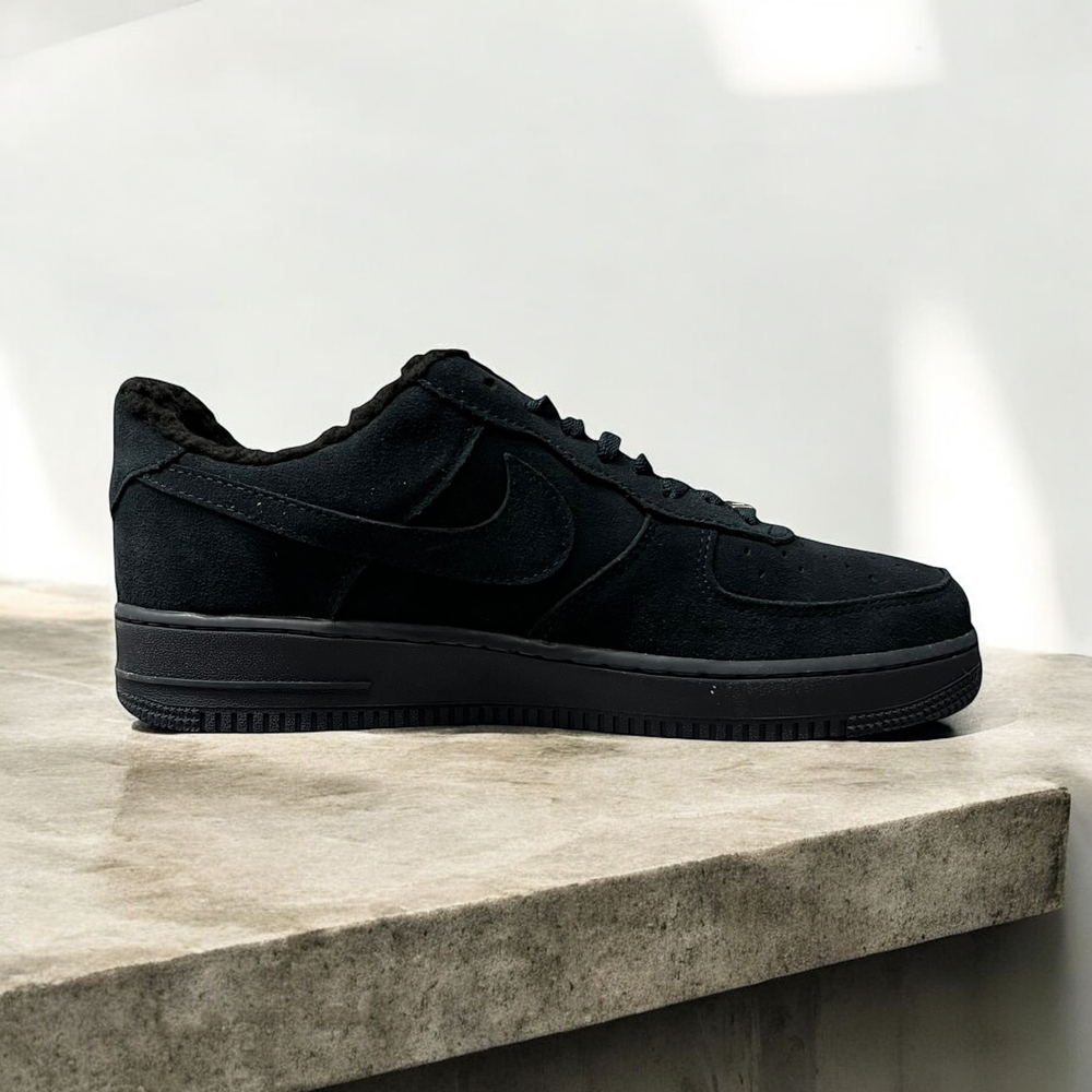 Nike Air Force 1 Low Winter • Total Black