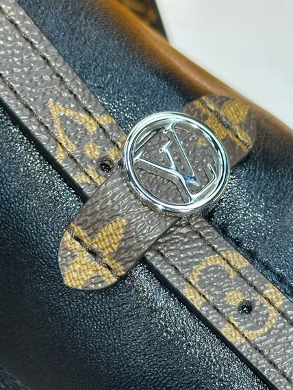 Сумка Louis Vuitton Vibe Carry All East West