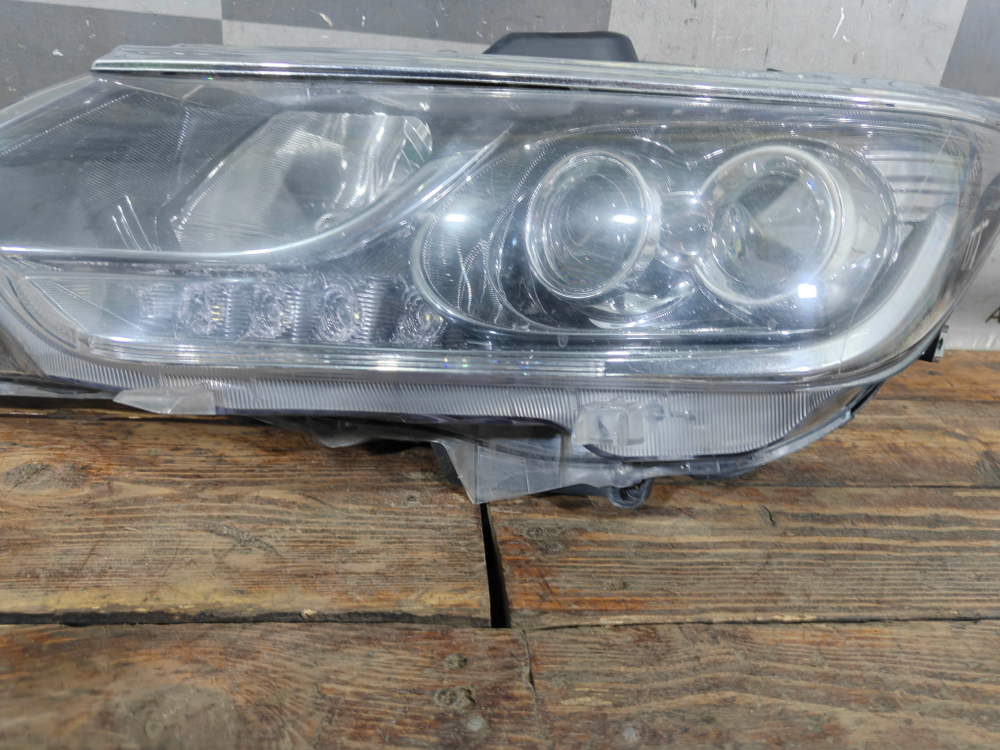 Фара левая Toyota Camry (XV50) 17-18 Аналог Б/У 8118533G40