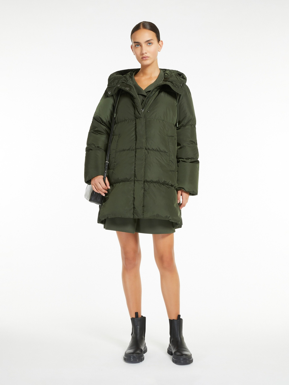 Пуховик женский WEEKEND MAX MARA NEWBEMBO